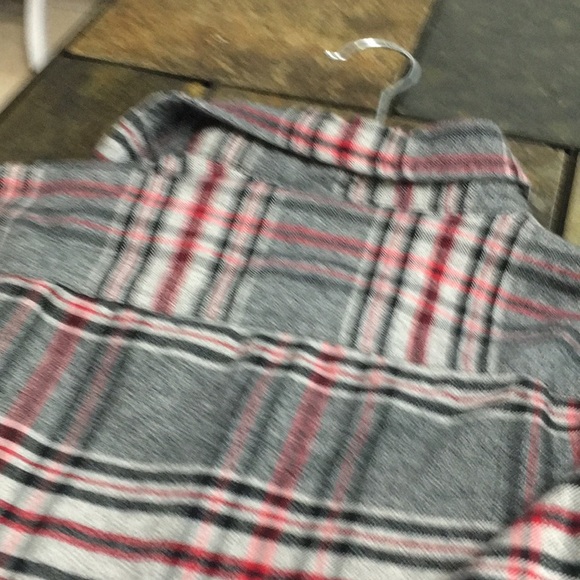 Lands end  plaid Button Down shirt. Size small - Picture 11 of 11